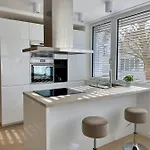 Carbona 104 *